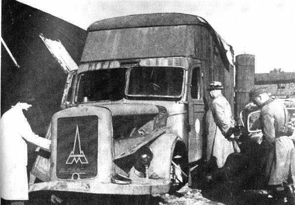 _en_Destroyed_Magirus-Deutz_furniture_transport_van_Kolno_Poland_1945.jpg