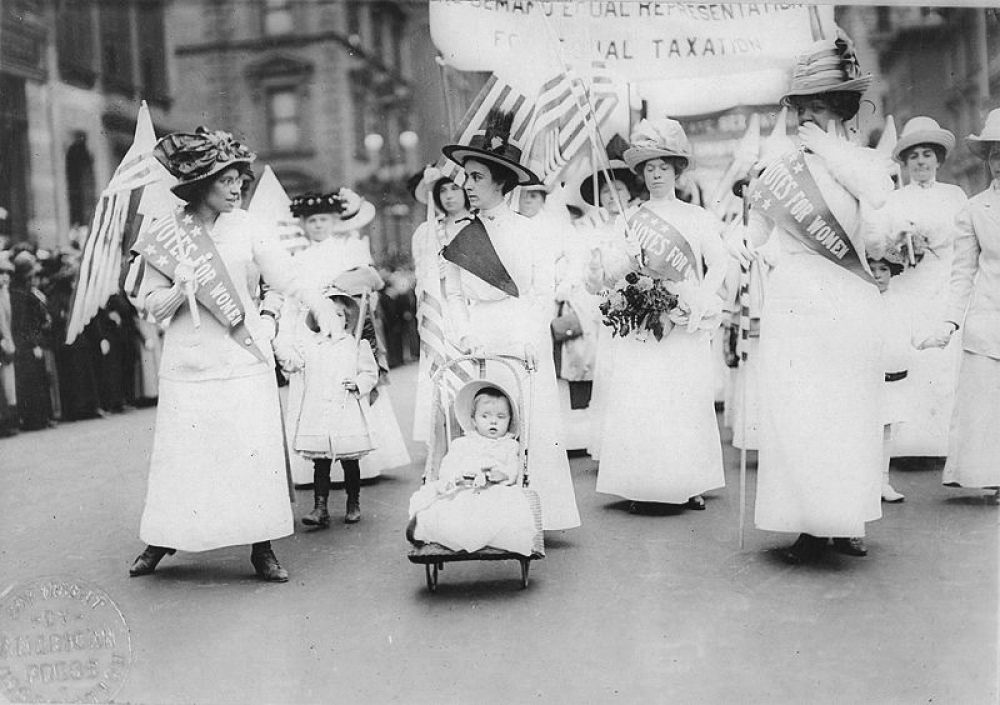 Feminist_Suffrage_Parade_in_New_York_City__1912.jpeg