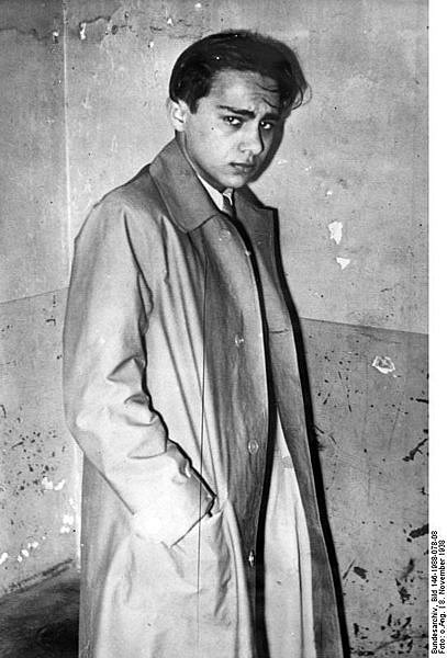 407px-Bundesarchiv_Bild_146-1988-078-08___Herschel_Feibel_Grynszpan_BArchBot.jpg