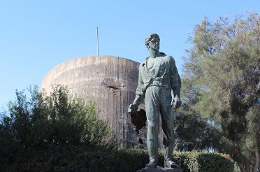 Anielewicz_statue_in_Yad_Mordechai_IMG_6829.JPG