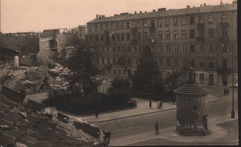 7._Ruiny_Wielkiej_Synagogi_po_16.05.1943r_001.jpg