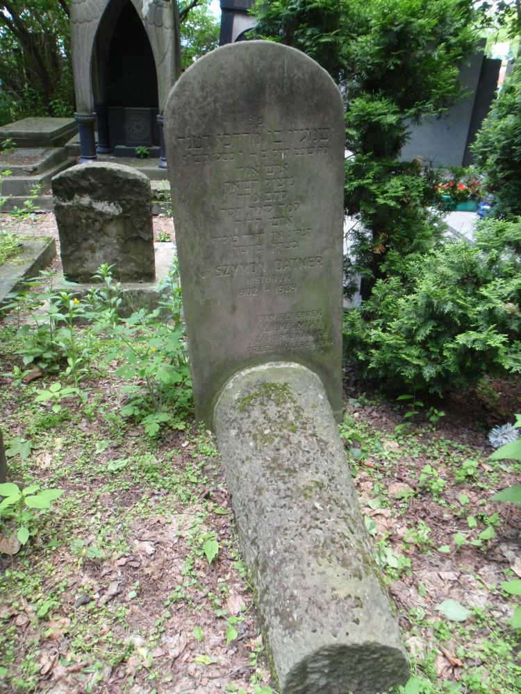 _en_Grob_Szymona_Datnera-Grave_of_Szymon_Datner.JPG