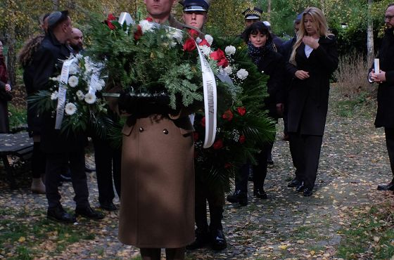 Uroczystość odsłonięcia tablicy ku czci ofiar wydarzeń w Babim Jarze (fot. Hleb Burnashev, ŻIH) (10).jpg