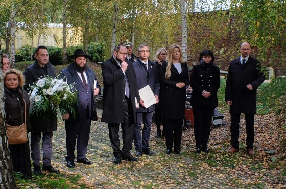 Uroczystość odsłonięcia tablicy ku czci ofiar wydarzeń w Babim Jarze (fot. Hleb Burnashev, ŻIH) (3).jpg