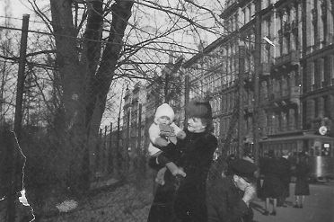 pnina_gutman_1_historia_z_dawnej_fotografii.jpg