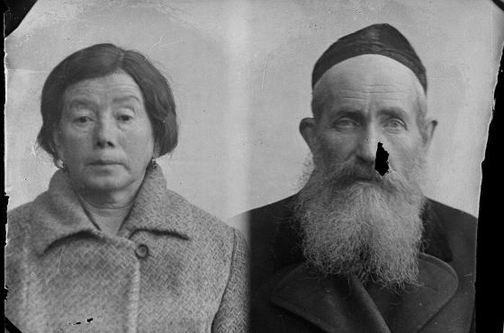 Dwa portrety, jeden kobiety, drugi mężczyzny, pochodzenia żydowskiego.jpg