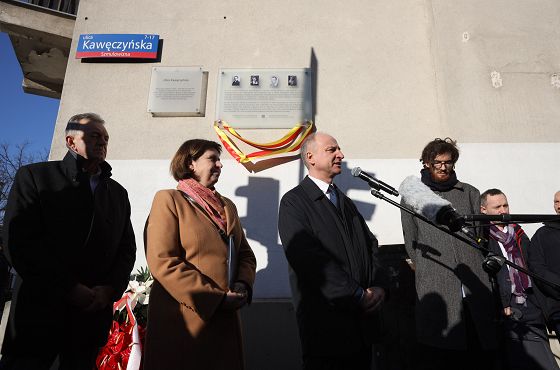 Odsłonięcie tablicy przy ul. Radzymińskiej 2, fot. Grzegorz Kwolek (ŻIH) - 02.jpg