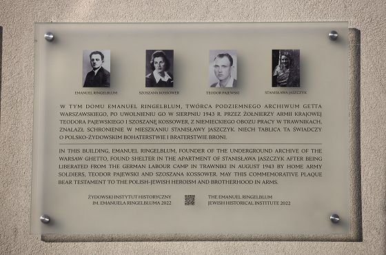 Odsłonięcie tablicy przy ul. Radzymińskiej 2, fot. Grzegorz Kwolek (ŻIH) - 06.jpg