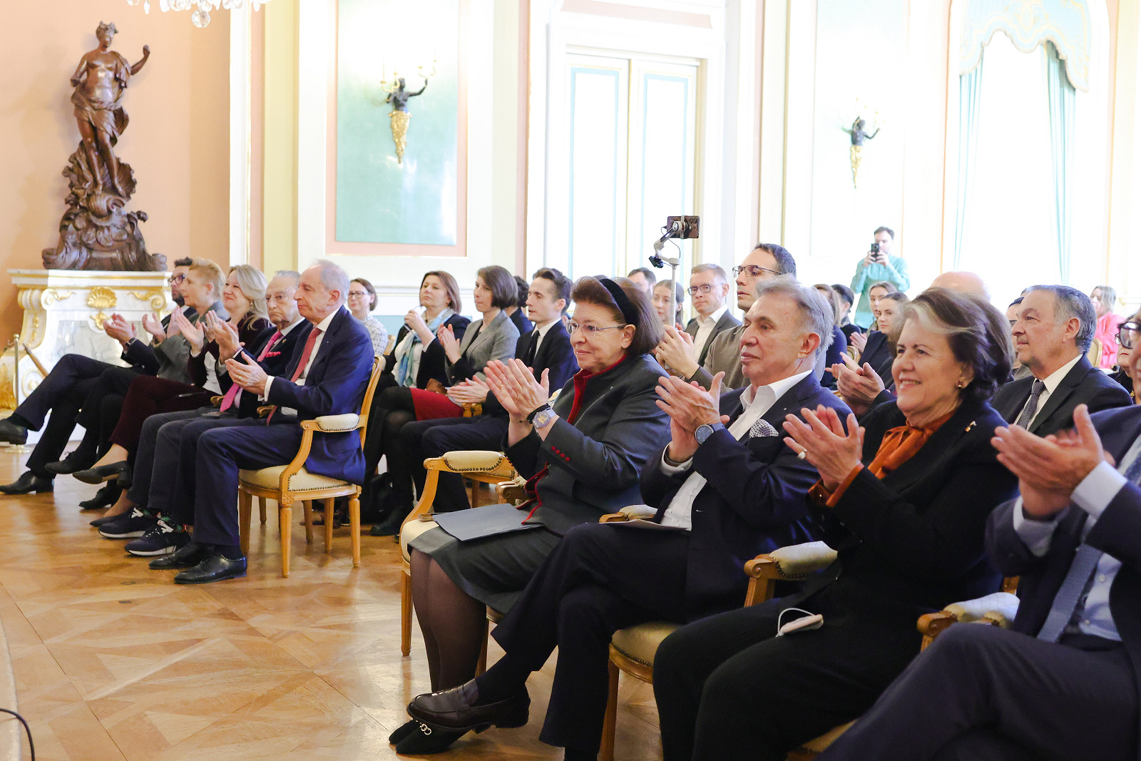 4B7A9975.jpg [7.61 MB]